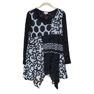 Artsy Patchwork Tunic Top Black White Lagenlook Asymmetrical Medium